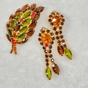 VINTAGE JULIANA DOMED DOUBLE SYEM LEAF BROOCH & EARRINGS HINESTONE  JEWELRY